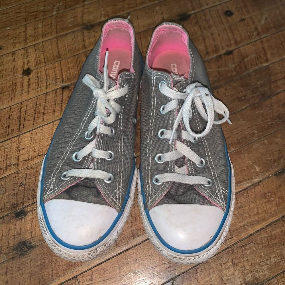 Converse Chuck Taylor gray and pink kids 2 low top sneakers